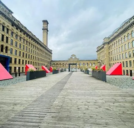 Lister Mills, 327, Silk Warehouse, Lilycroft Rd, Bd9 5bd Apartment